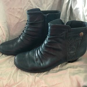 Rockport Teal green ornate ankle boots- 11W
